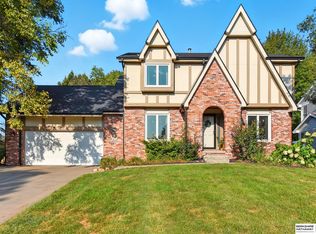 804 Valentine Ln, Papillion, NE 68046
