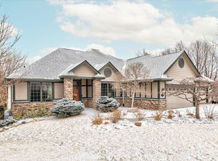 210 Delmar Cir, Council Bluffs, IA 51503