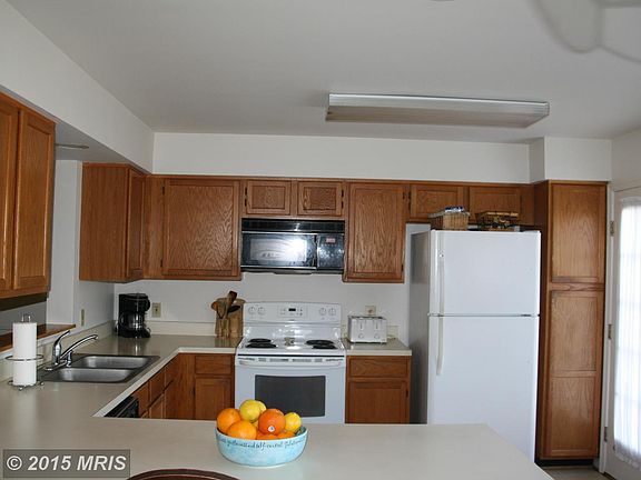 4th image of 7061 Gresham Ct W