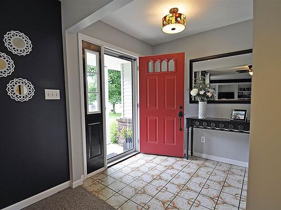 4th image of 21606 Carriage Dr