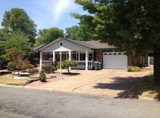 602 Hoecker Dr, Collinsville, IL 62234