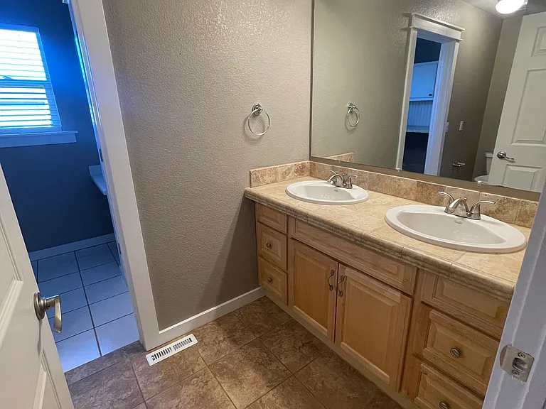 4151 Heritage Way — Photo 21