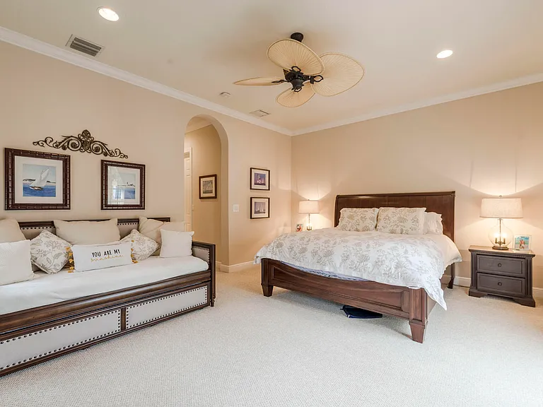 106 Renaissance Dr — Photo 17