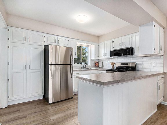 5th image of 5984 Leisure South Dr SE
