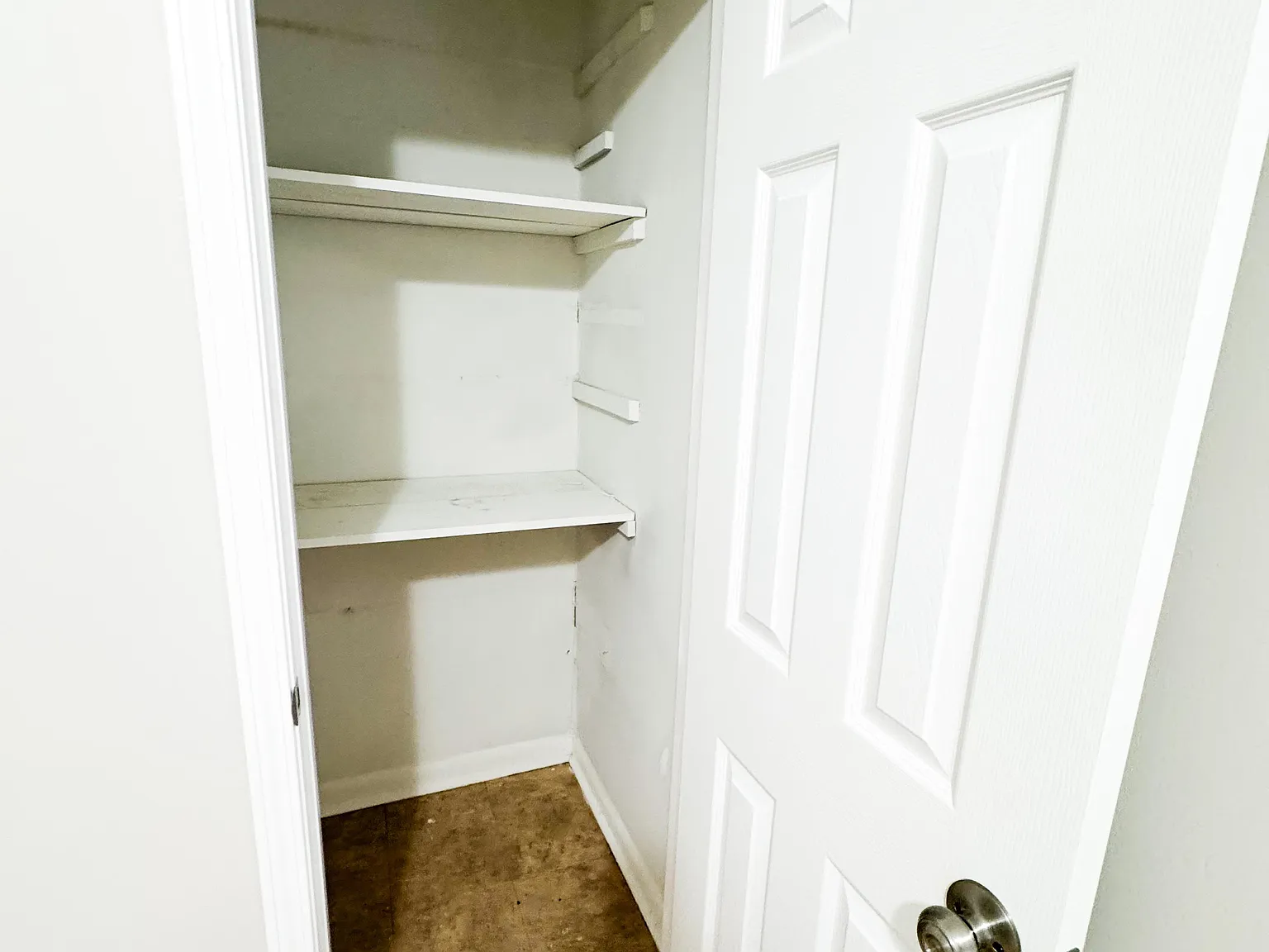 4 bed, 4.0 bath, 2200 sqft, $702 — Photo 4