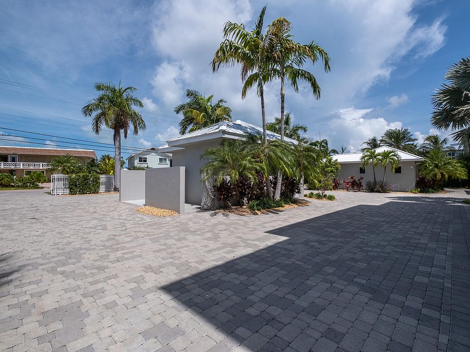 1st image of 921 W Ocean Dr #2B