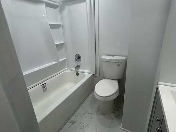 5th image of 137 Webster Ave