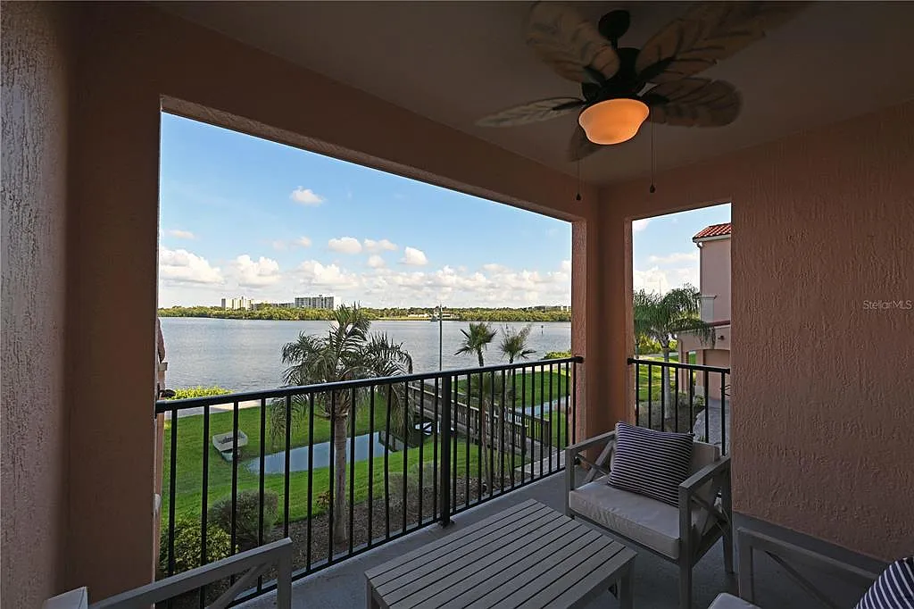 2 bed, 1.0 bath, 980 sqft, $2,798 — Photo 1