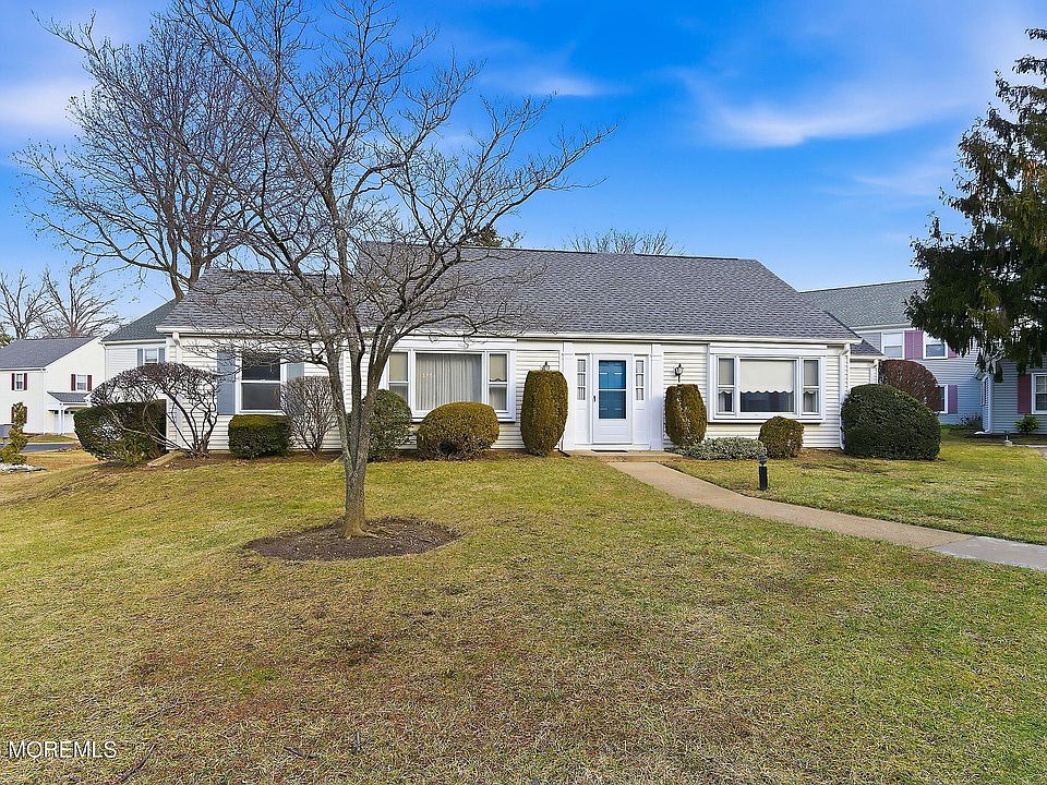 1st image of 412C Oxford Lane #412C