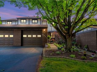 2836 Bingham Dr, Pittsburgh, PA 15241