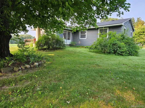 4255 Millis Rd, North Branch, MI 48461