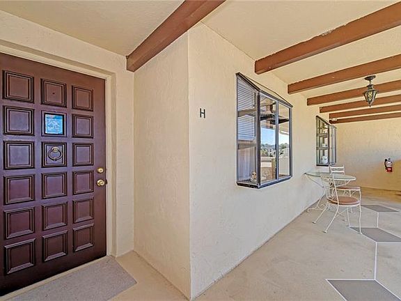 3rd image of 752 Avenida Estancia APT H