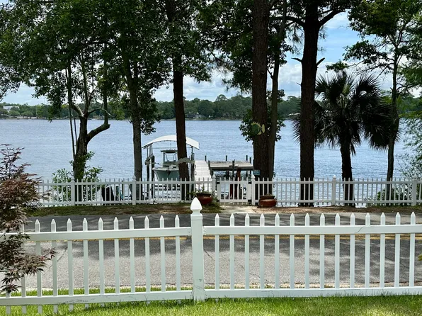 1199 Bayshore Dr, Valparaiso, FL 32580