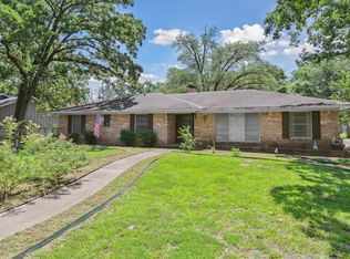 100 Royal Ln, Edgewood, TX 75117