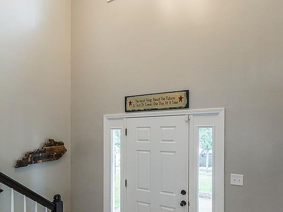 2nd image of 2513 Milsom Ln