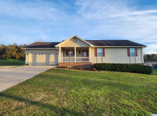 22 Ridge Crest Dr, Oxford, AL 36203