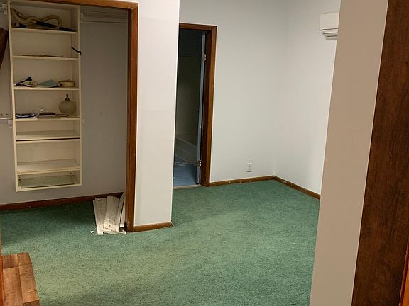 Bedroom/closet