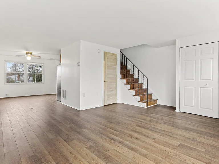 1615 Wycliffe Ave — Photo 6