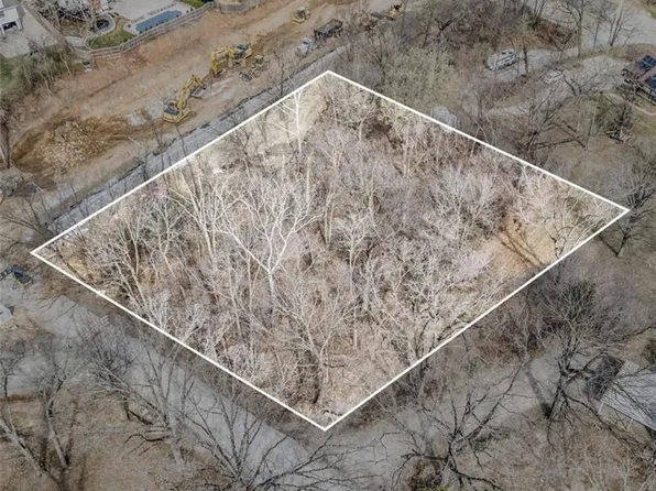 8001 N Green Hills Rd, Kansas City, MO 64151