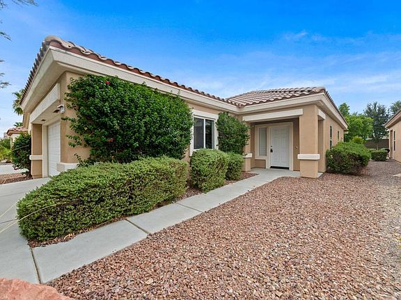 2nd image of 78685 Rockwell Cir