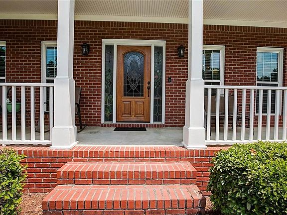 4th image of 175 Amberbrook Cir