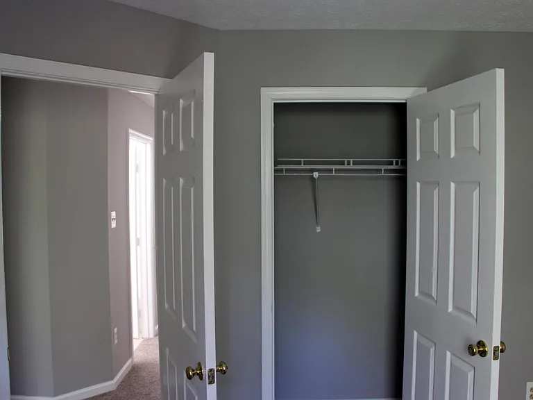 445 Woodhill Dr — Photo 10
