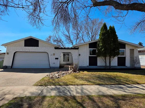 717 N 3rd St NW, Medicine Hat, AB T1A 7P6