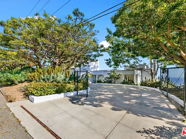 30112 Cuthbert Rd — Photo 32