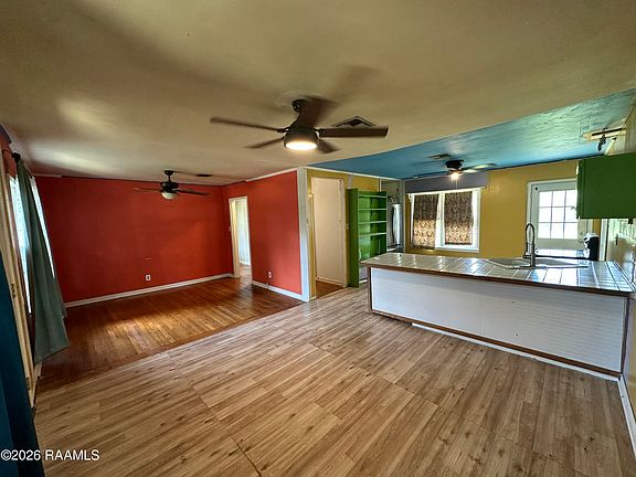 4th image of 208 Belle Dame Dr