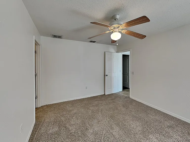 1406 Orlando Pl — Photo 10