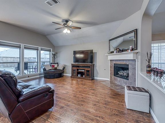 5th image of 1219 Belle Meade Way