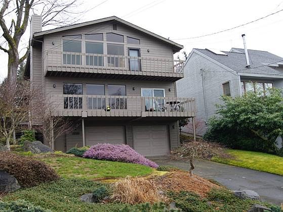 1st image of 1920 Berry St NE