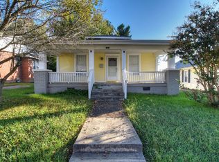 920 E Hillcrest Dr, Johnson City, TN 37604