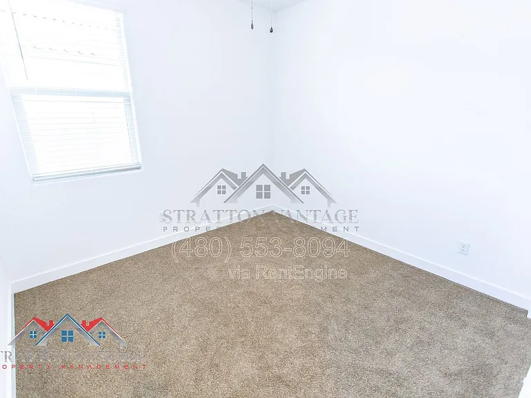 2304 E Kelly Dr — Photo 18