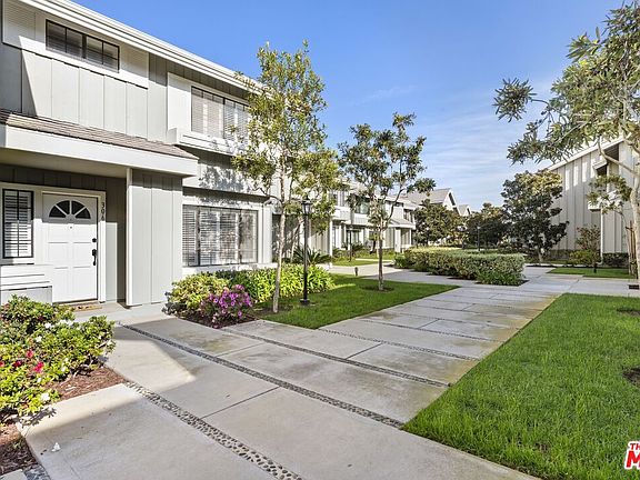 4th image of 306 Regatta Way