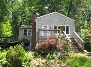 34 Sachem Rd, Lake Hopatcong, NJ 07849