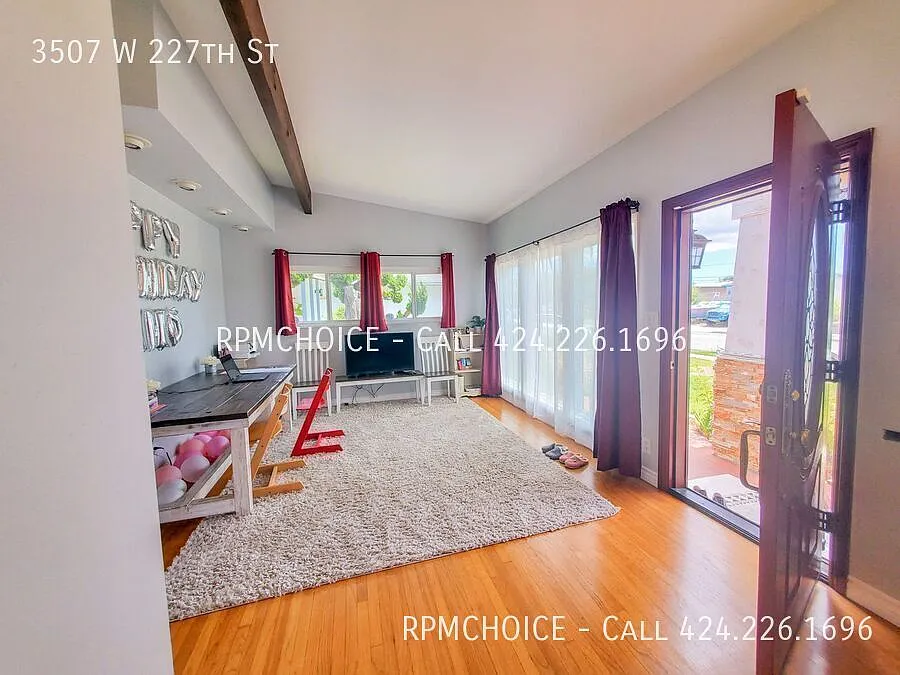 Large quiet 3bd 2ba single family in a highly desired Torrance — Photo 2