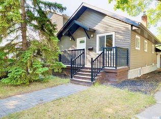702 29th STREET W, Saskatoon, SK S7L 0N1