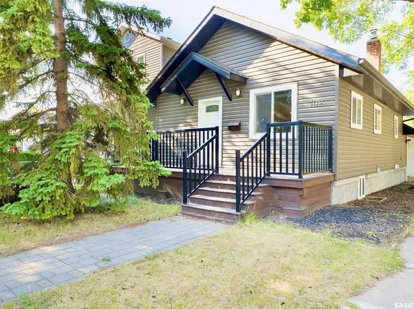702 29th STREET W, Saskatoon, SK S7L 0N1