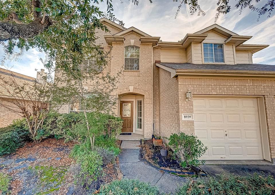 1st image of 8939 Eaglecove Dr