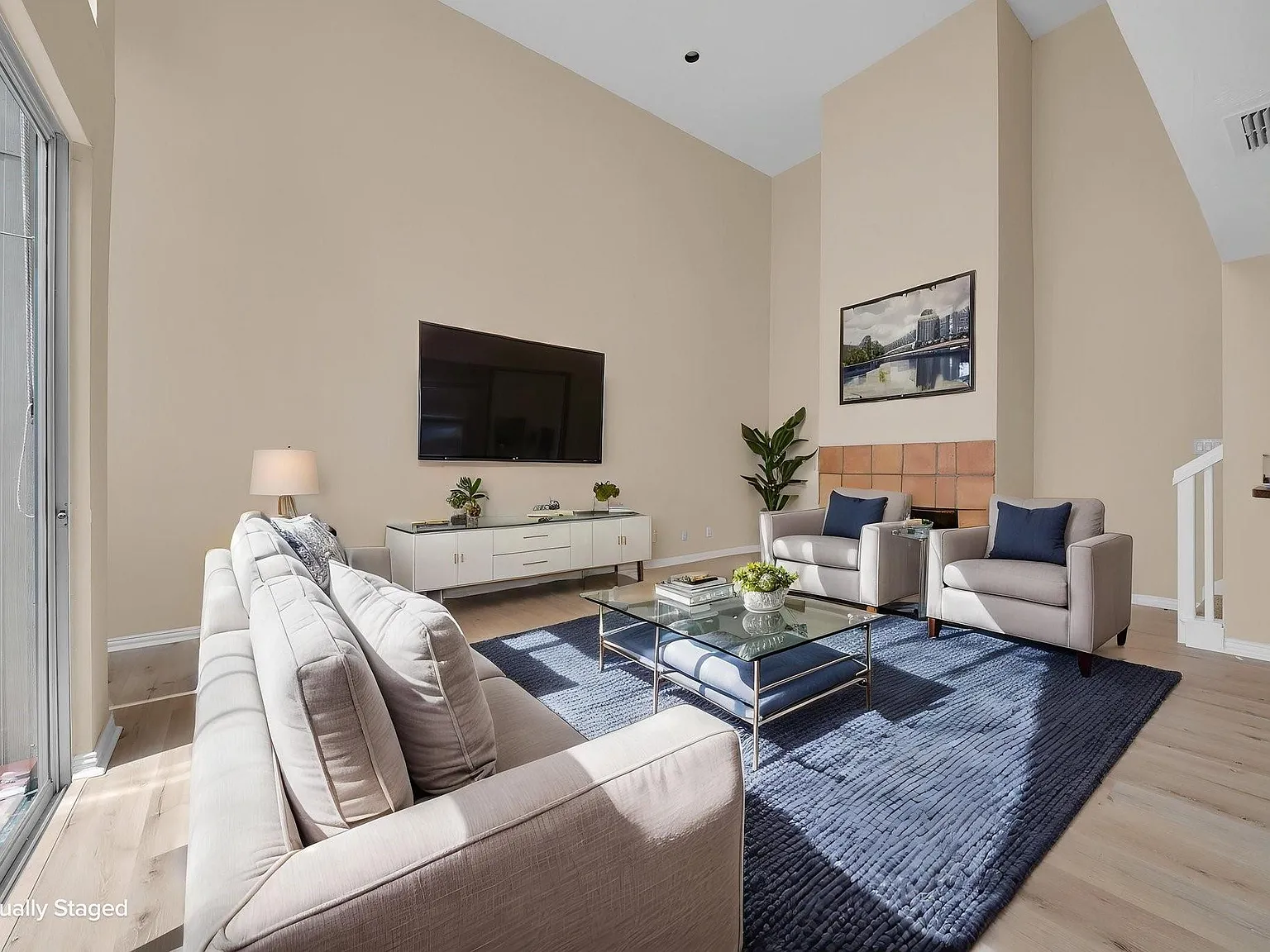 2 bed, 2.5 bath, 2496 sqft, $2,800 — Photo 4