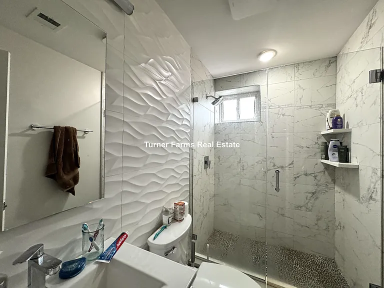 7R Strathmore Rd #3R — Photo 16