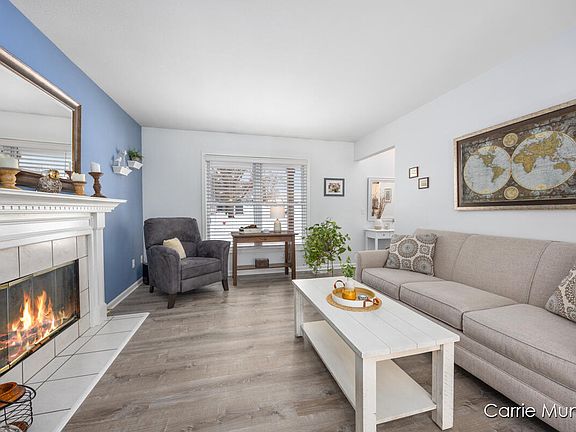 5th image of 1020 Barton St