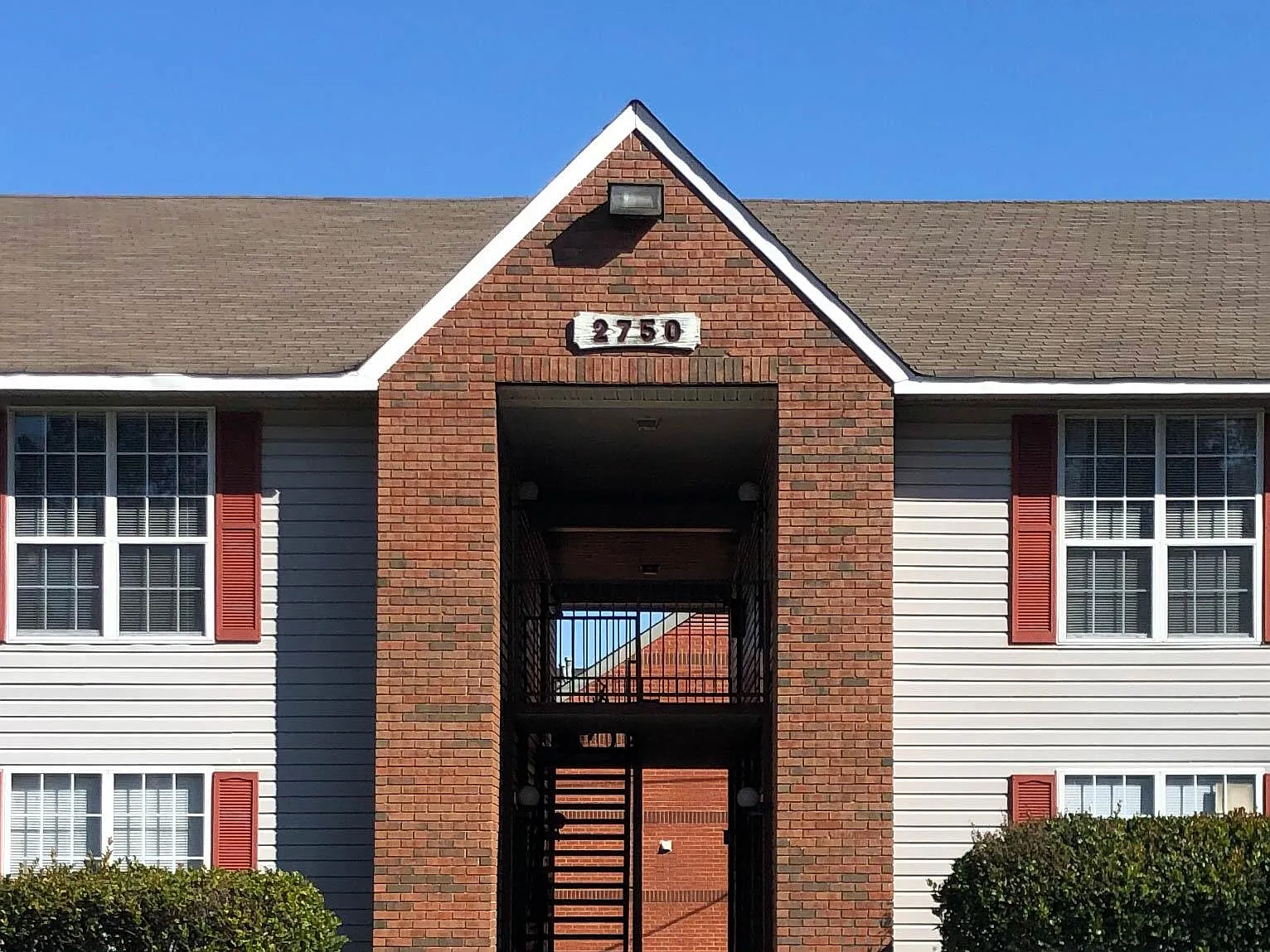 2 bed, 1100 sqft, $1,050 — Photo 1