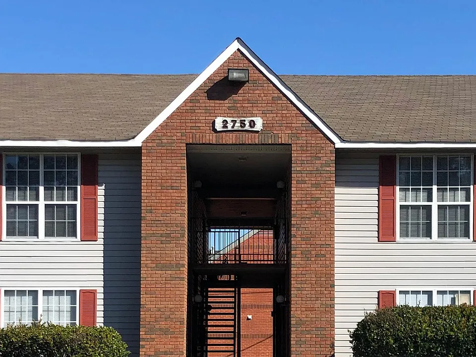 2750 W Pershing Blvd #203