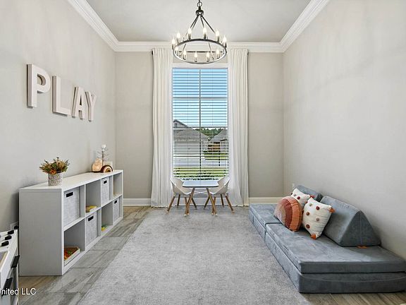 4th image of 3749 Victor Ln