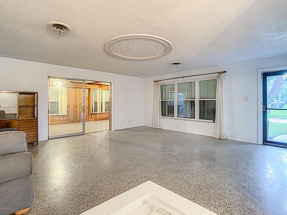 3rd image of 2546 Coral Way W
