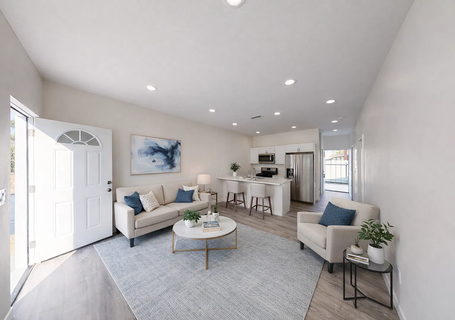 4BD/2BA, Balcony Views!! — Photo 1