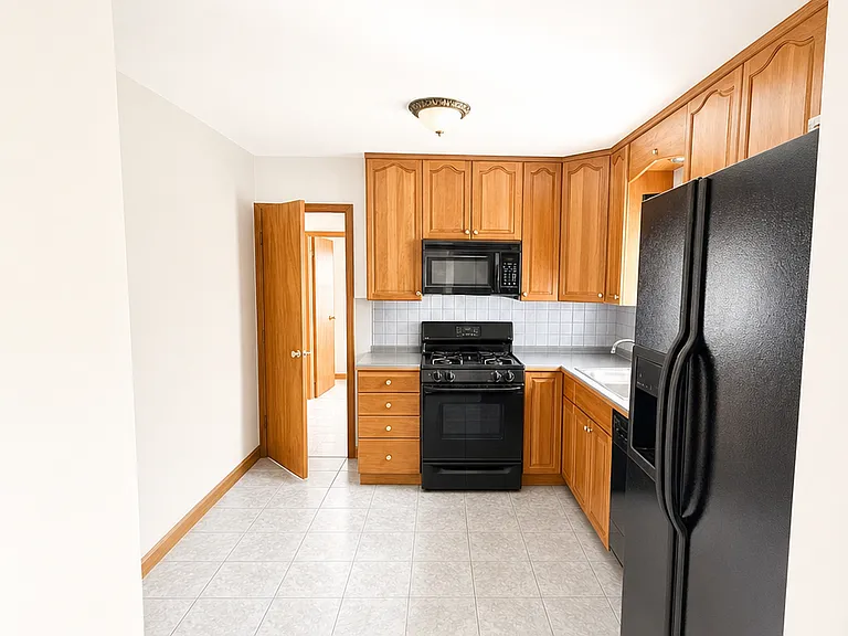 284 Livingston Ave #2 — Photo 3