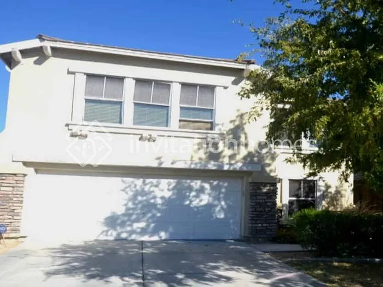 13442 W Rose Ln — Photo 1